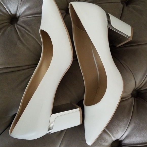 DKNY white chunky heels - Picture 5 of 6